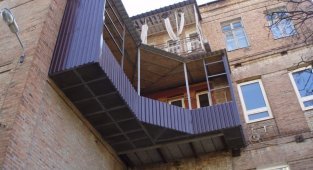 Шедевры балконостроения (27 фото)