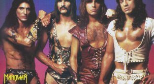80-е года прошлого века выдались тяжелыми для костюмеров рок-музыкантов (23 фото)