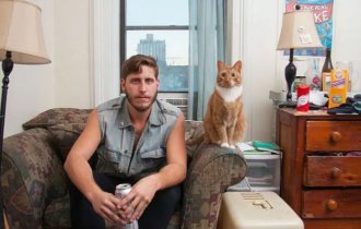 Одинокие мужчины и их котики (11 фото)