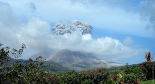 Самые крупные извержения вулканов в XXI веке (13 фото)