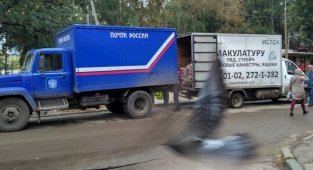 Почта России: мы превращаем ваши посылки в макулатуру* (18 фото)