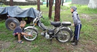 The need for invention is cunning: homemade mopeds, mokicks and scooters (22 photos)