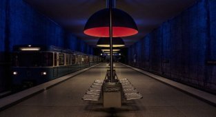 Пустое метро (15 фото)