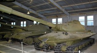 Странные советские танки, которые пытались запустить в серийное производство (6 фото)