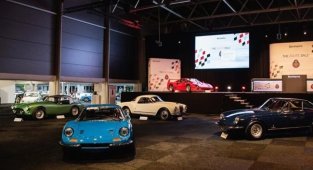 Новости автоаукционов: Bonhams, Бельгия 2021 (11 фото + 1 видео)