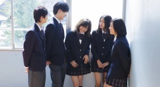 Проверка нижнего белья и другие странные правила в школах Японии (7 фото)