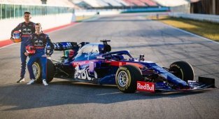 Формула-1: автомобили всех команд для сезона 2019 года (31 фото)