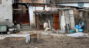 Эстетика Ильичей: памятники Ленину повсюду (36 фото)