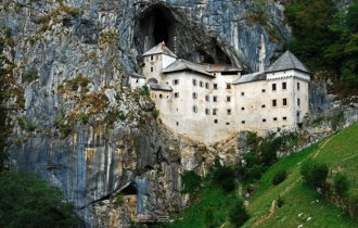 Замок знаменитого «барона разбойников» (5 фото)