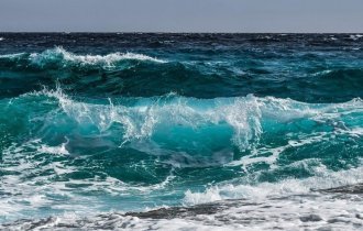 Почему вода в океане соленая: причины и теории (2 фото + 1 видео)