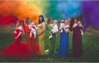 8 радужных малышей и их красивые мамочки (9 фото)