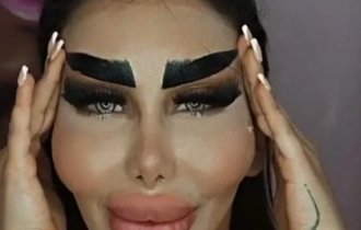 "Губки бантиком, бровки домиком": девушки, которые перестарались с изменением внешности (17 фото)