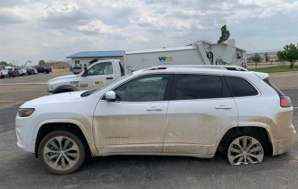 Курьезы из автомастерских: фотографии, от которых побледнел бы любой механик (17 фото)