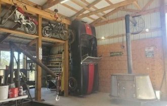 Мужчине обязательно нужен свой гараж, даже если у него нет машины (19 фото)
