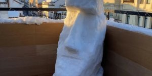 A selection of funny and unusual snowmen (14 photos)