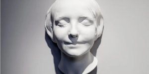 Как "незнакомка из Сены" стала самой целуемой женщиной в мире? (5 фото)