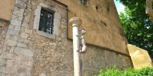 Місця везіння: 5 пам'ятників, які приносять удачу (6 фото)