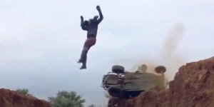 Кинотрюки,  которые пошли не по плану, но получились настолько  хороши, что их оставили в фильме (8 фото + 7 видео)