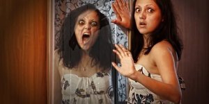 Жуткие отображения в зеркалах (21 фото)