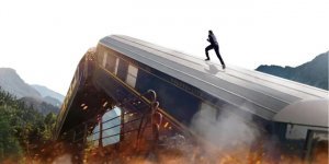 10 amazing stunts filmed without using computer graphics (1 photo + 10 video)